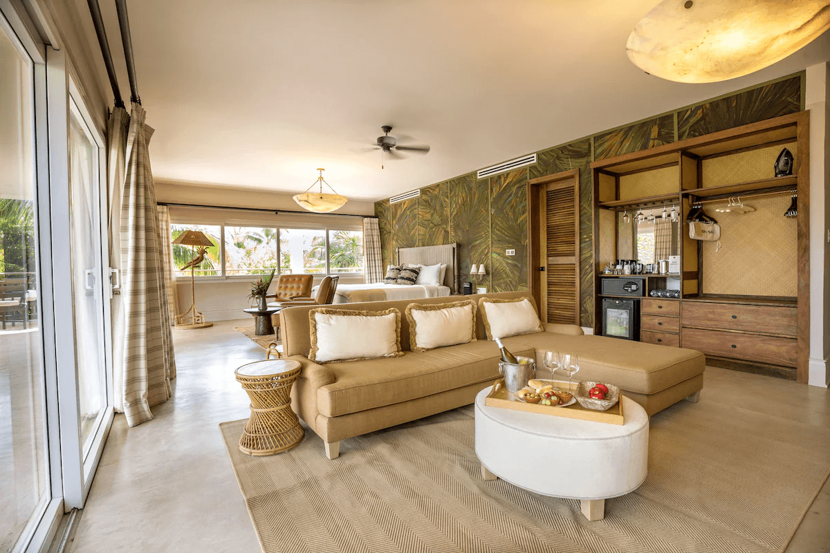 Rooms and Suites